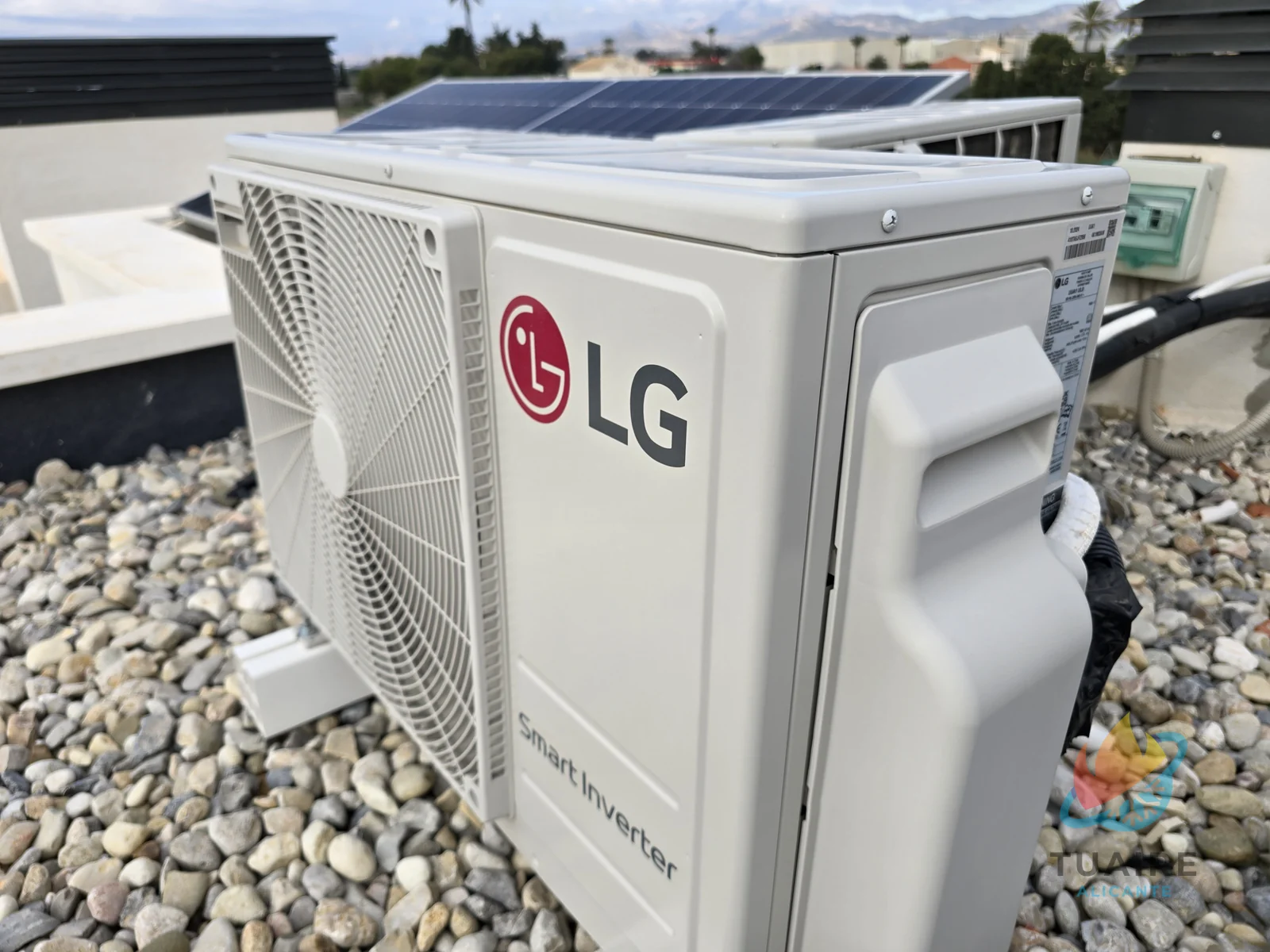 Unidad exterior de un sistema de aire acondicionado por conductos