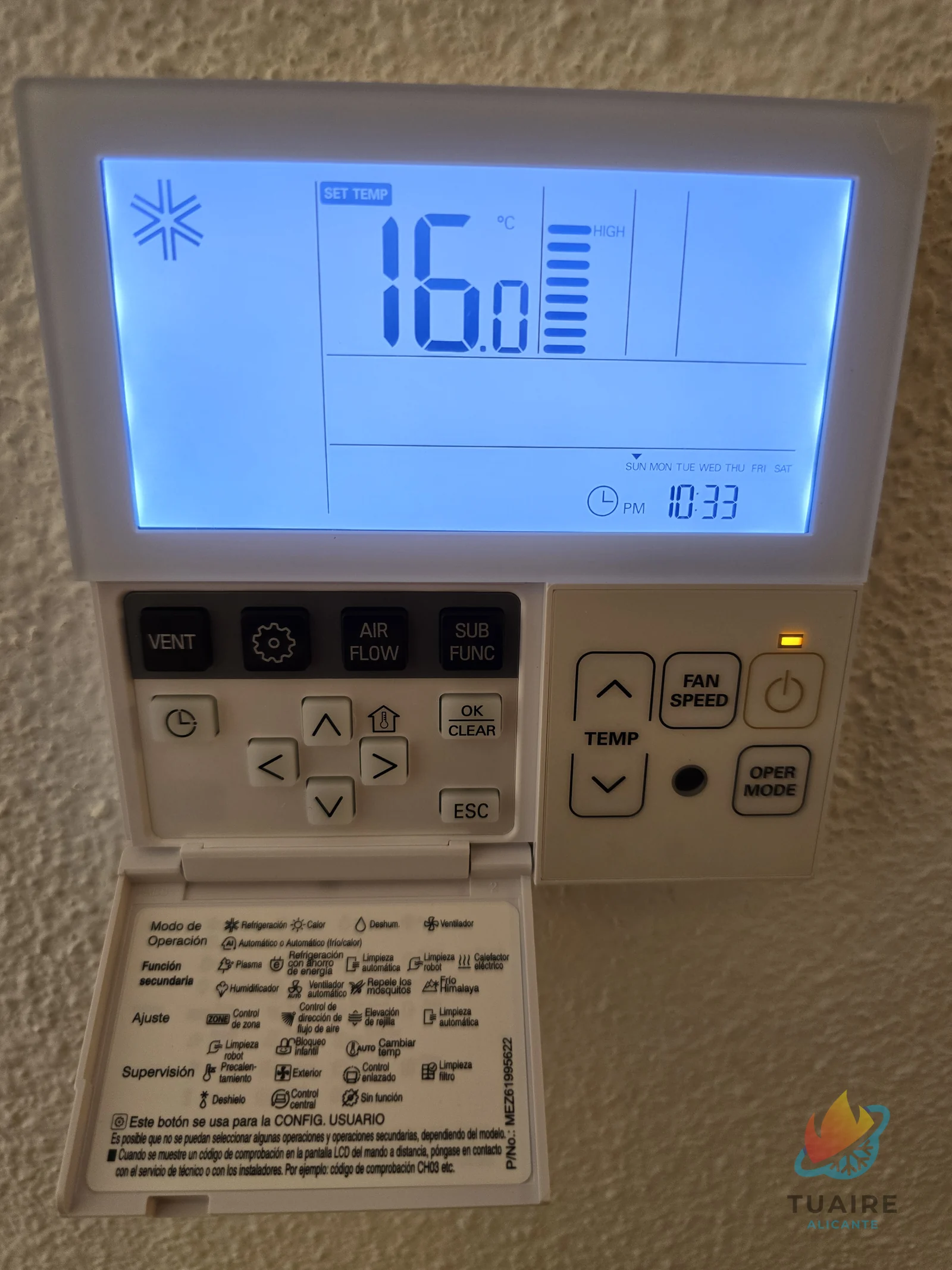 Termostato de un sistema de aire acondicionado por conductos